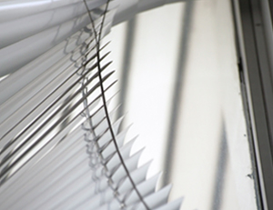 Fixing window blinds